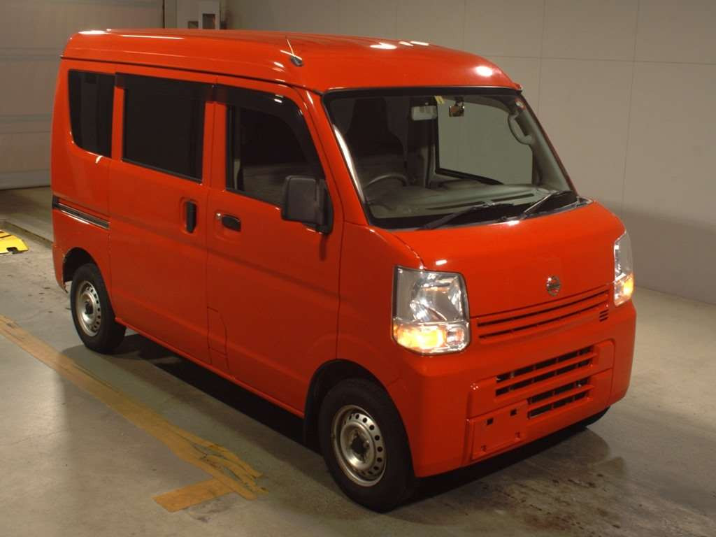 2018 Nissan NV100 Clipper DR17V[2]