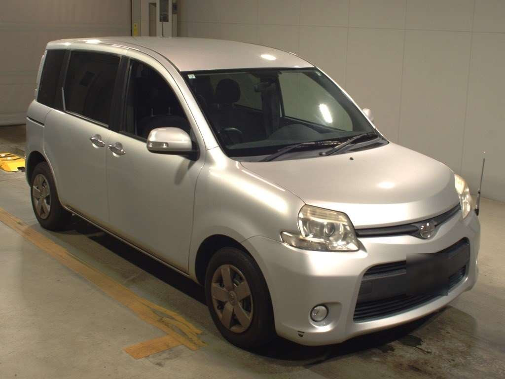 2012 Toyota Sienta NCP81G[2]