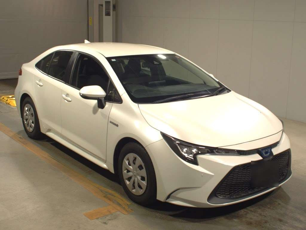 2019 Toyota Corolla Sedan ZWE211[2]