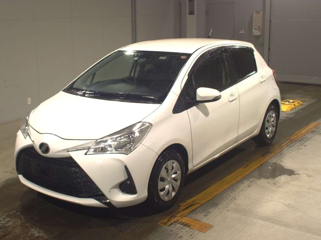 2017 Toyota Vitz NSP130[0]