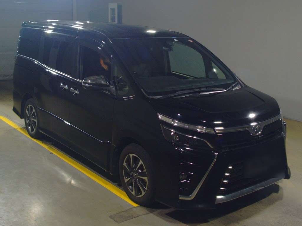 2019 Toyota Voxy ZRR80W[2]