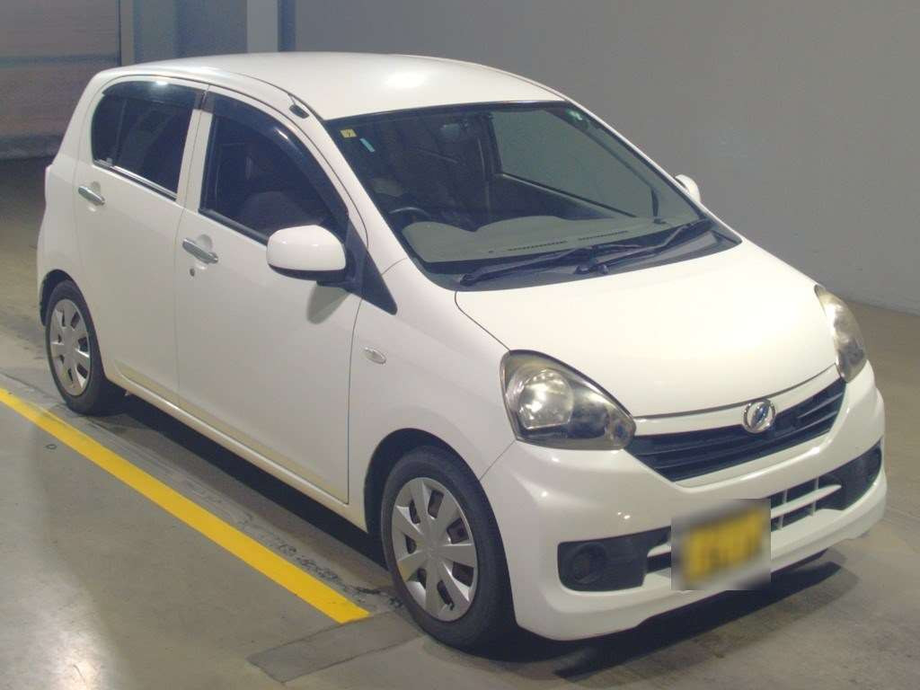 2014 Daihatsu Mira es LA300S[2]