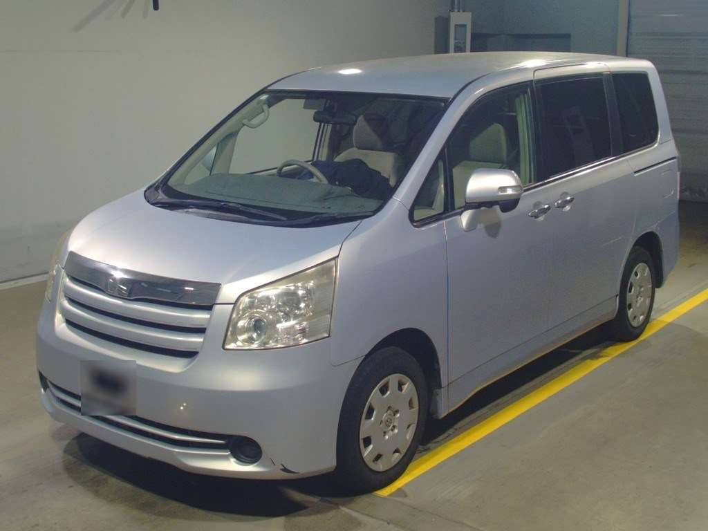 2010 Toyota Noah ZRR70G[0]