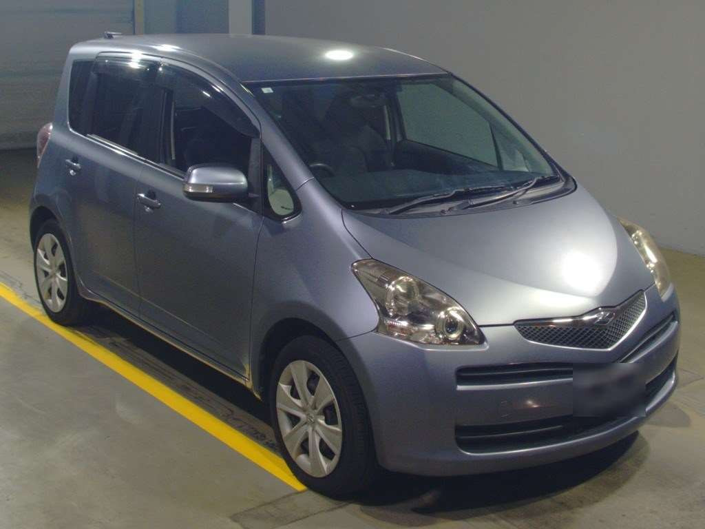 2010 Toyota Ractis SCP100[2]