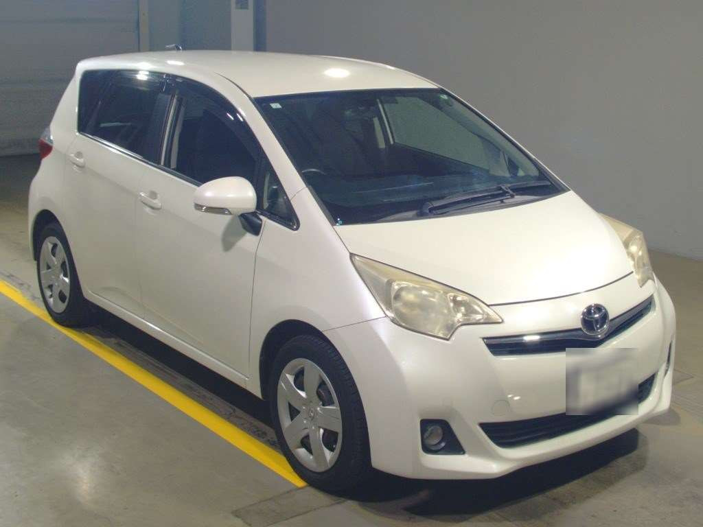 2013 Toyota Ractis NSP120[2]