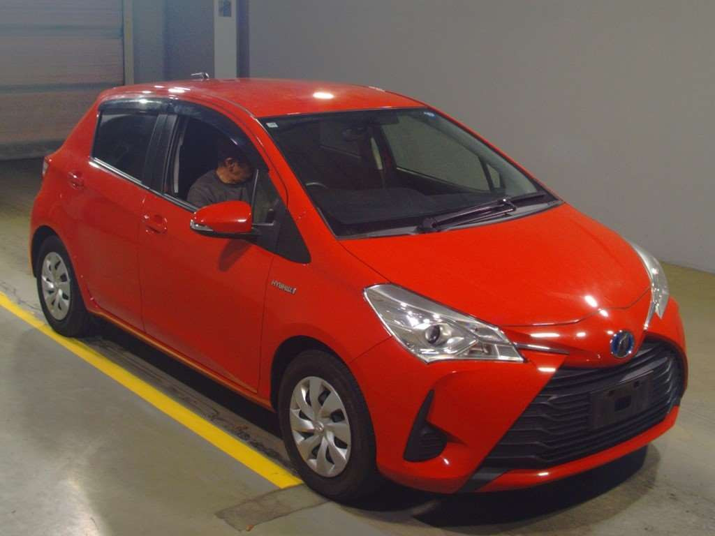 2017 Toyota Vitz NHP130[2]