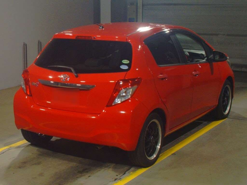 2012 Toyota Vitz NSP130[1]