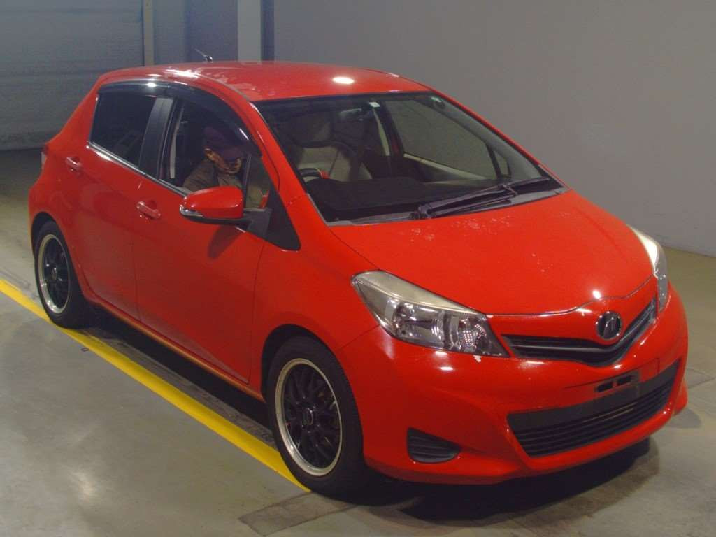 2012 Toyota Vitz NSP130[2]