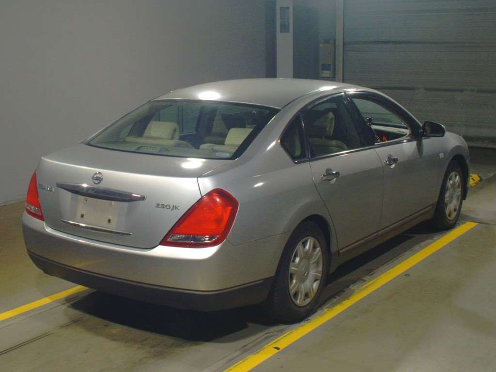 2005 Nissan Teana J31[1]