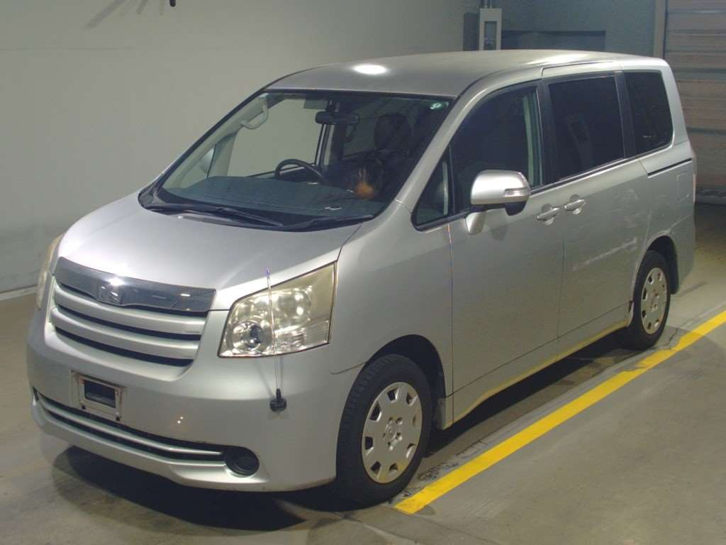 2007 Toyota Noah ZRR70G[0]