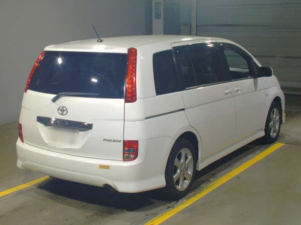 2005 Toyota Isis ANM10W[1]