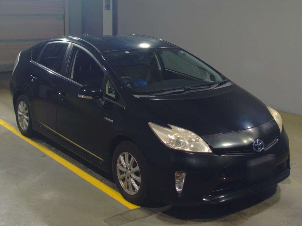 2013 Toyota Prius ZVW30[2]