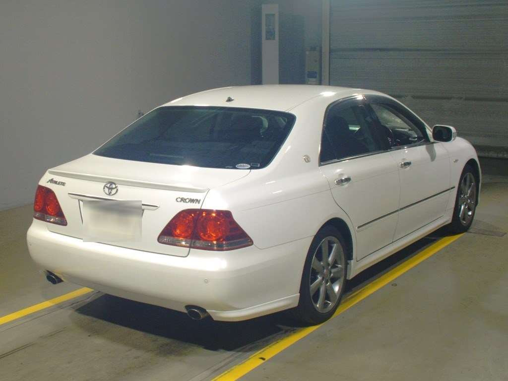 2007 Toyota Crown GRS184[1]