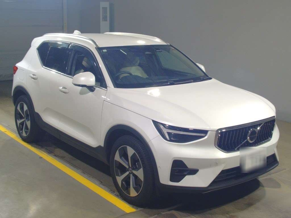 2023 Volvo XC40 XB420TXCM2[2]