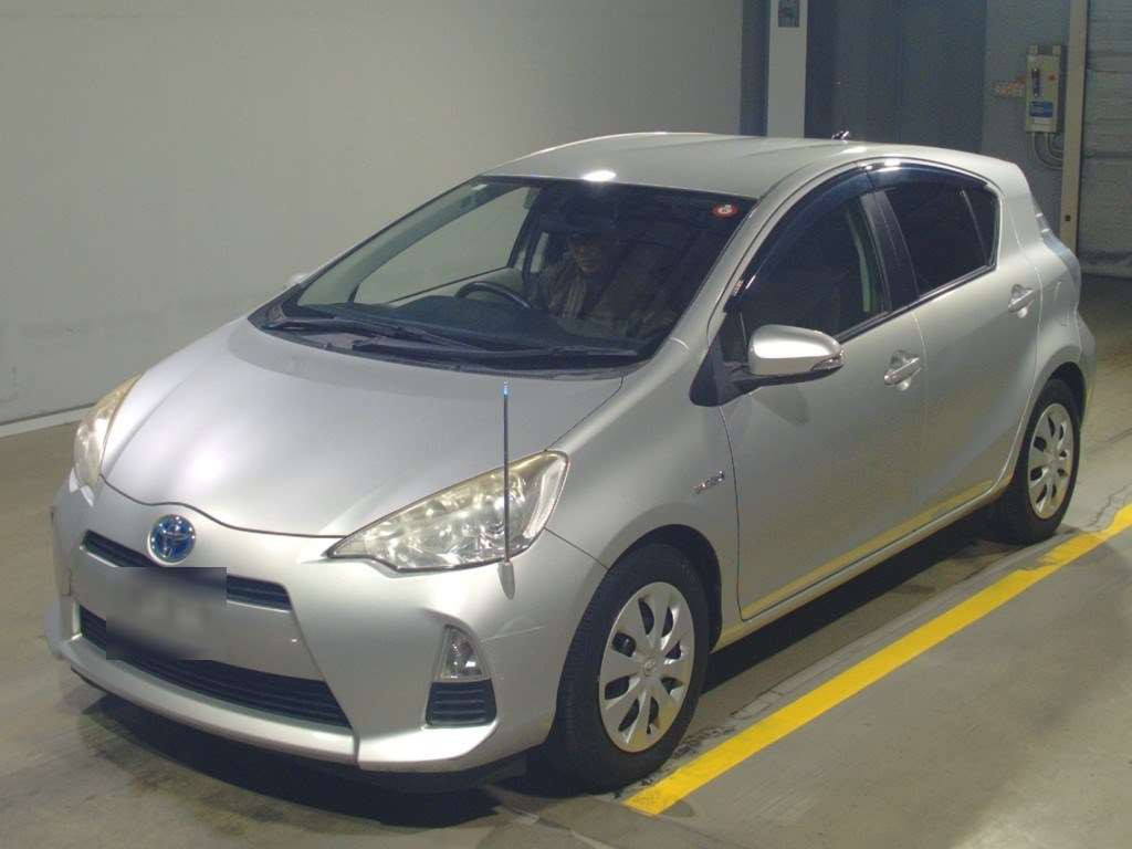 2013 Toyota Aqua NHP10[0]