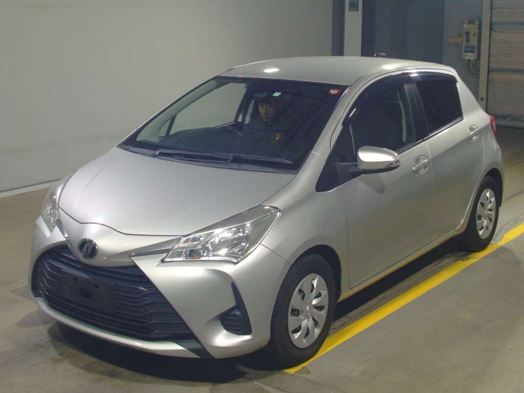 2017 Toyota Vitz NSP130[0]