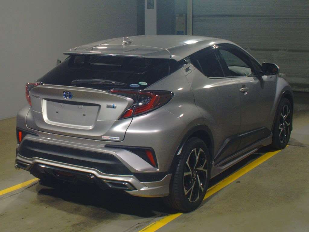 2017 Toyota C-HR ZYX10[1]