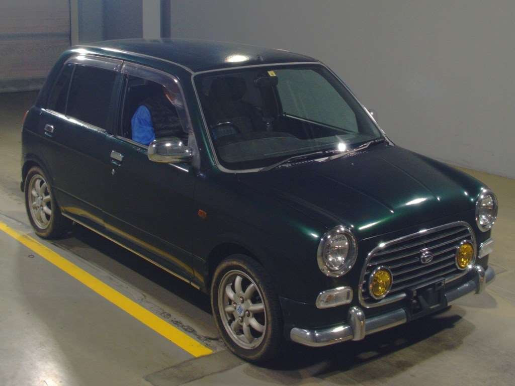 2002 Daihatsu Miragino L700S[2]