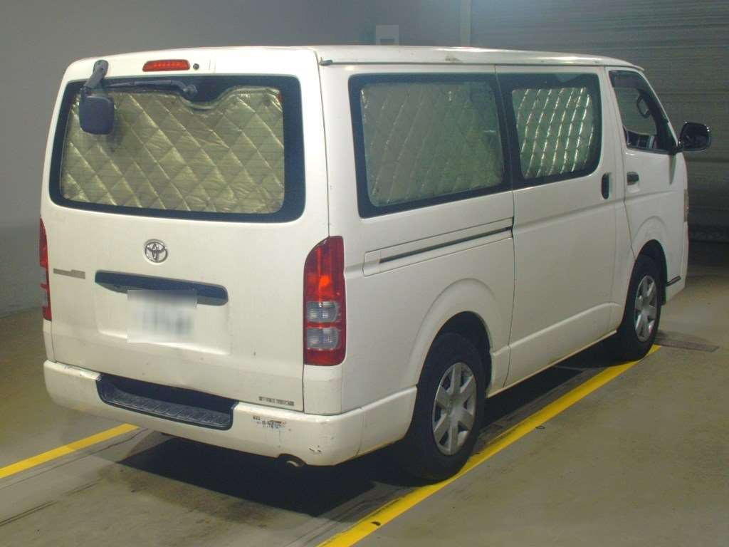 2011 Toyota Regiusace Van TRH200V[1]