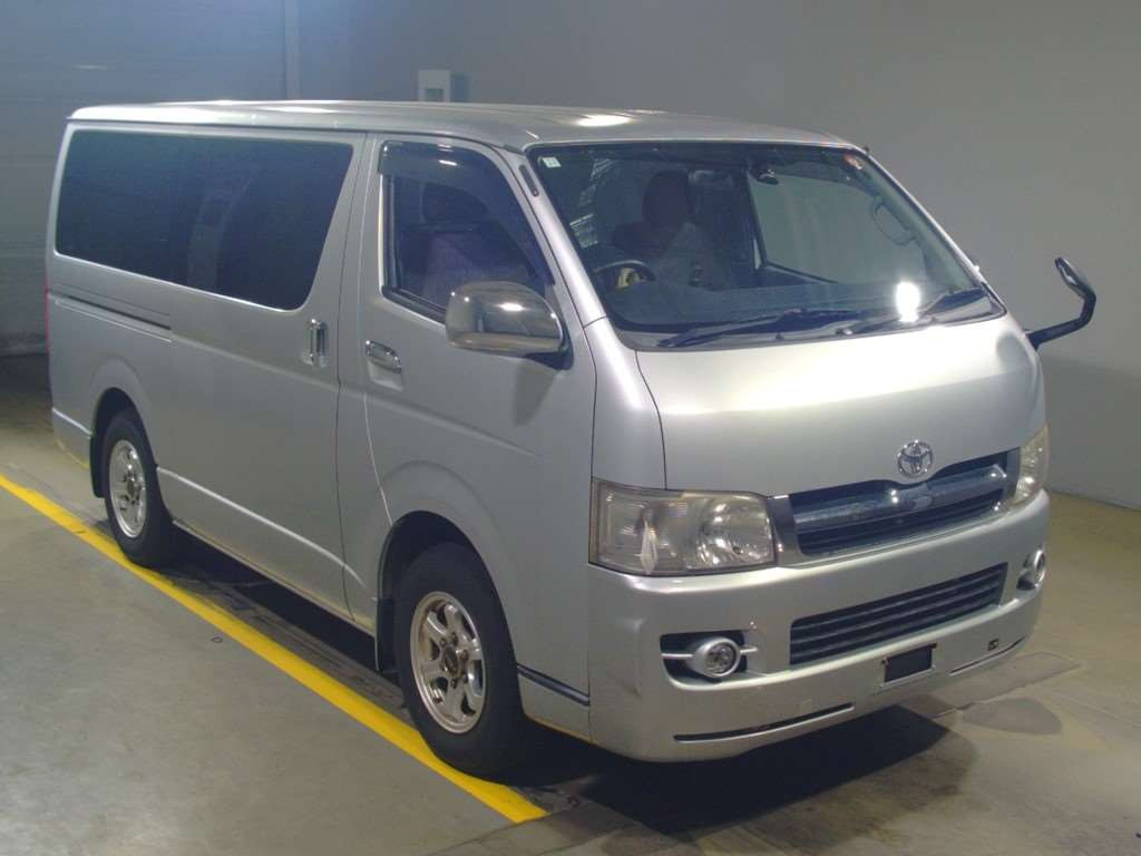 2004 Toyota Hiace Van KDH205V[2]