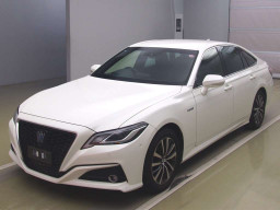 2019 Toyota Crown Hybrid