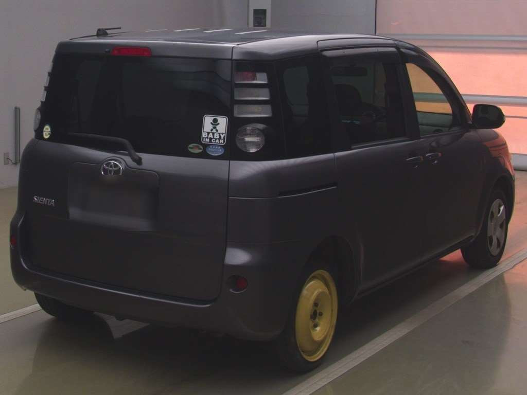 2009 Toyota Sienta NCP81G[1]