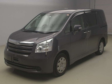 2010 Toyota Noah