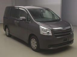 2010 Toyota Noah