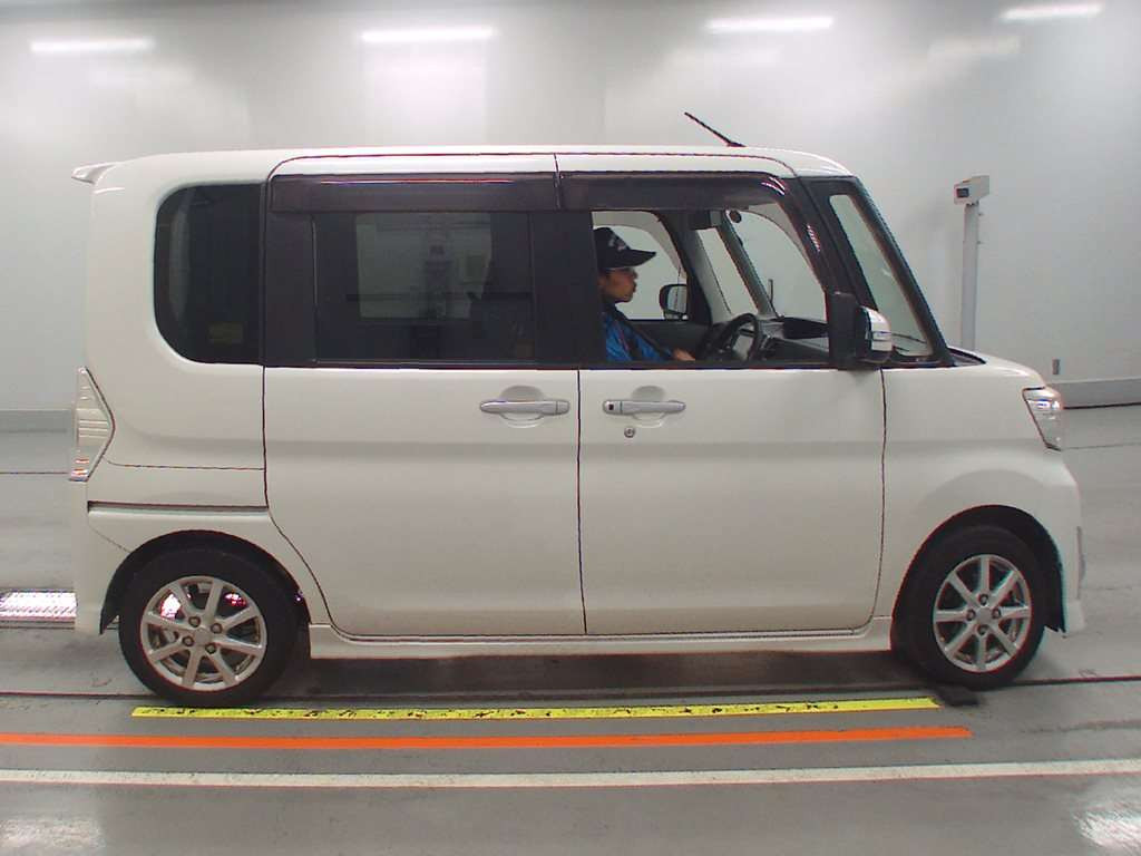 2014 Daihatsu Tanto Custom LA600S[2]