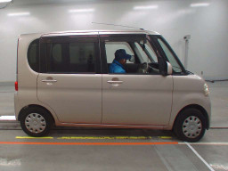 2010 Daihatsu Tanto