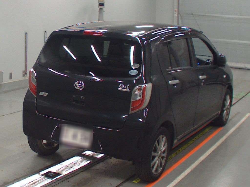 2011 Daihatsu Mira es LA300S[1]