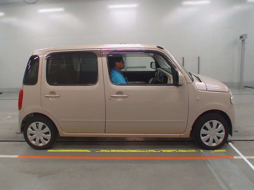 2011 Daihatsu Mira Cocoa L675S[2]