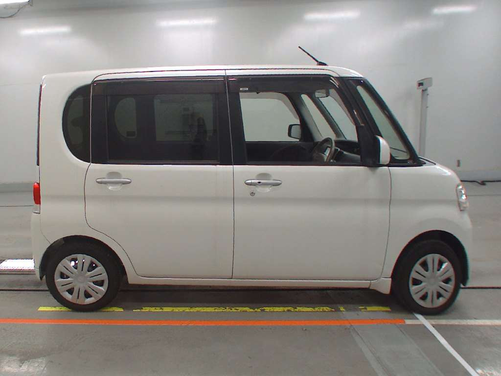 2012 Daihatsu Tanto L375S[2]