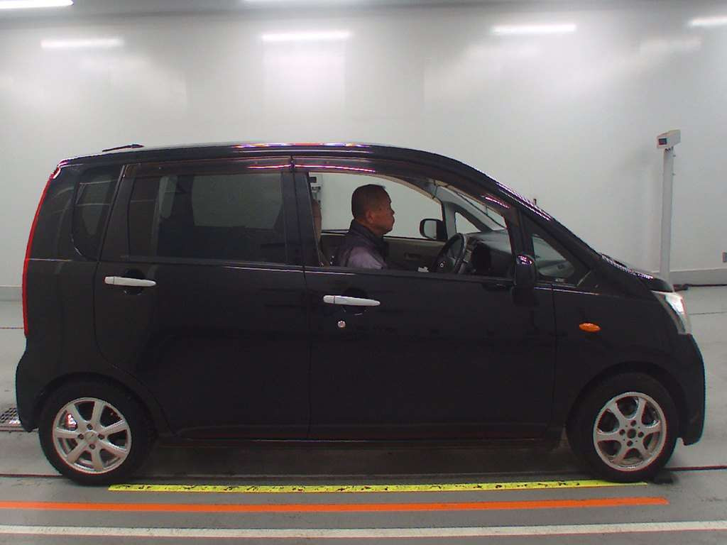 2013 Daihatsu Move LA110S[2]