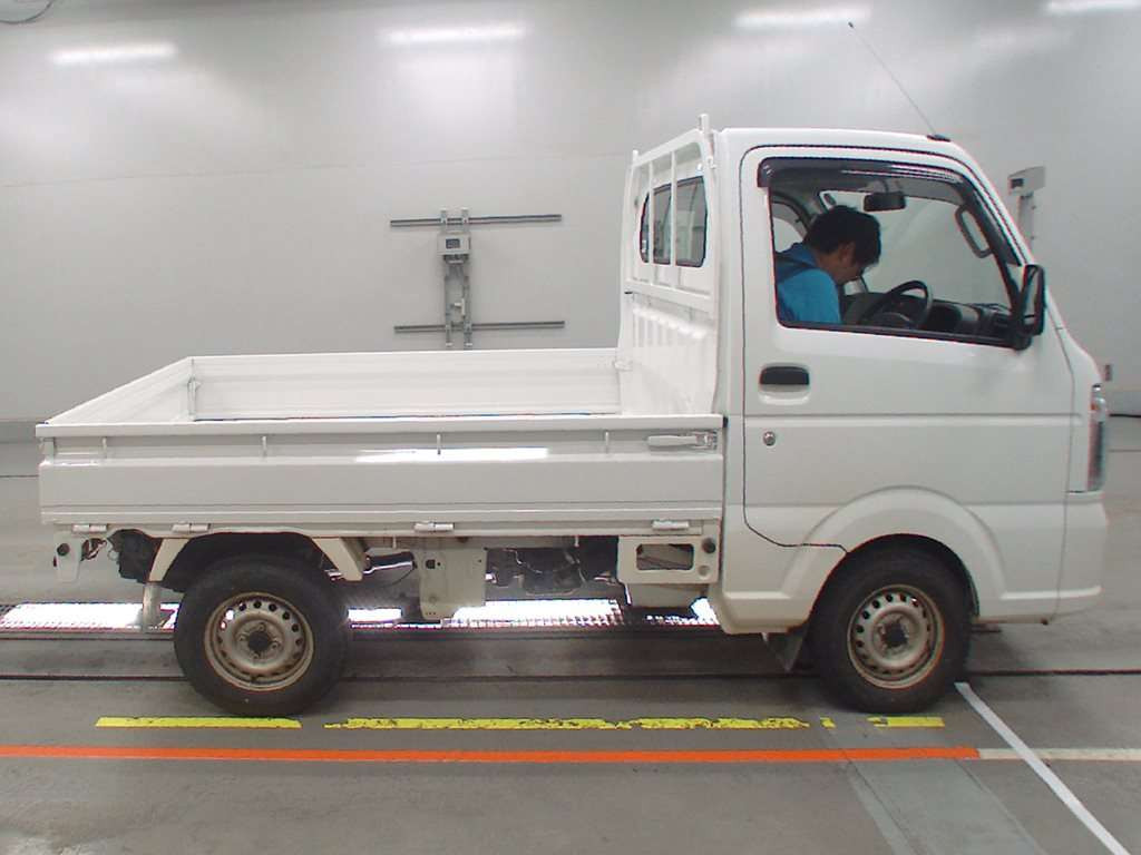 2018 Suzuki Carry Truck DA16T[2]