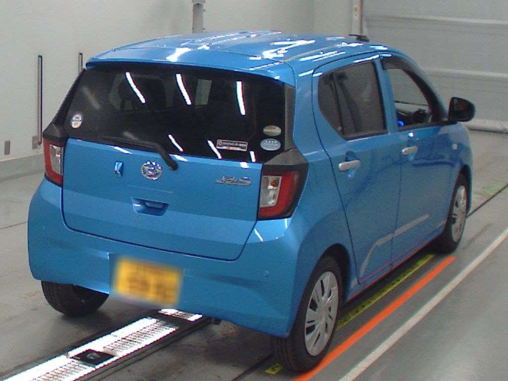 2021 Daihatsu Mira es LA350S[1]