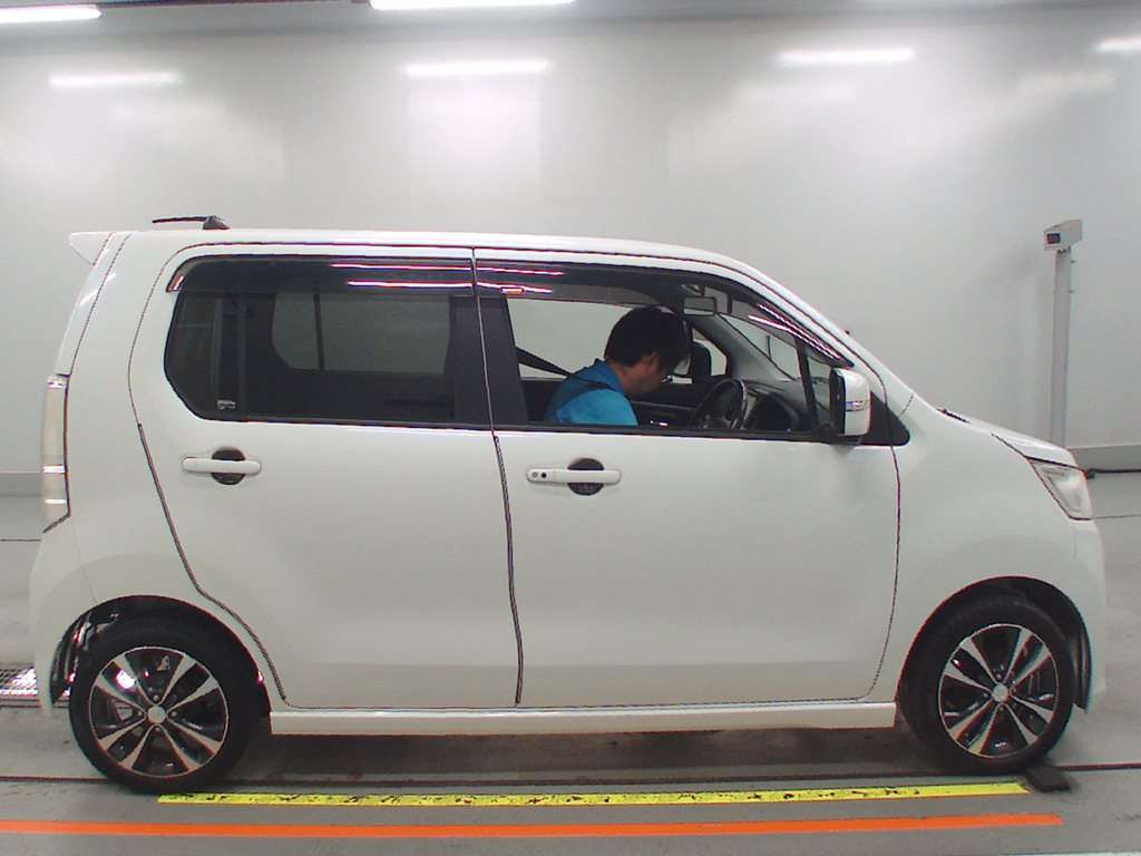 2014 Suzuki WAGON R STINGRAY MH34S[2]