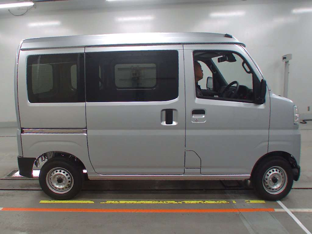 2024 Daihatsu Hijet Cargo S700V[2]