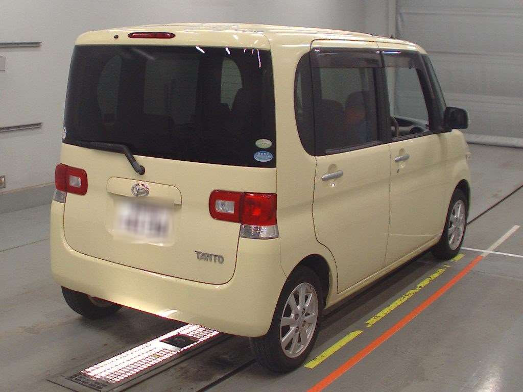 2010 Daihatsu Tanto L375S[1]