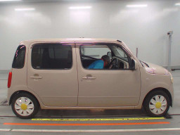 2009 Daihatsu Mira Cocoa