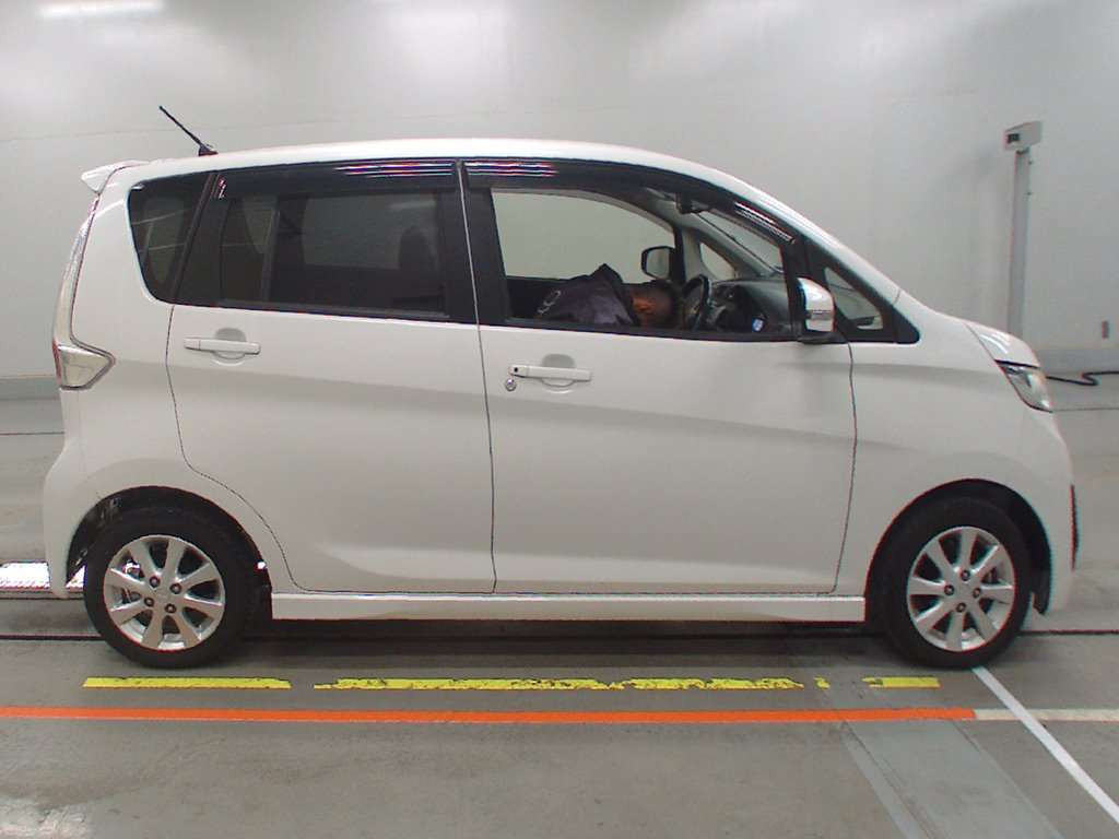 2014 Mitsubishi ek Custom B11W[2]