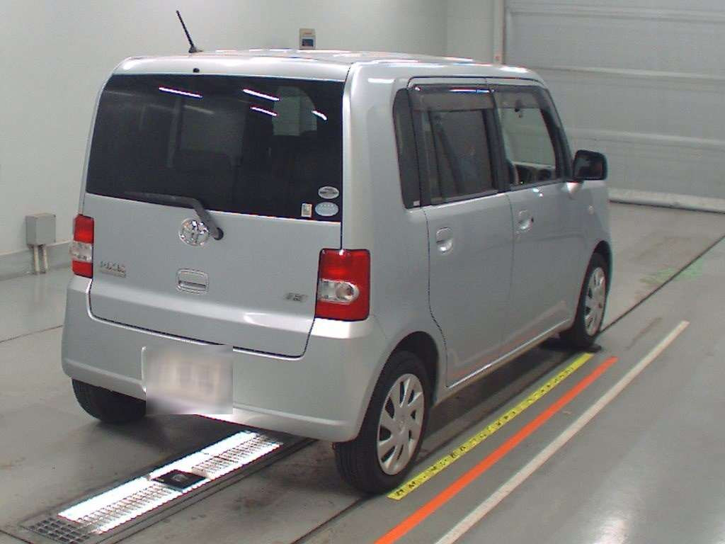 2011 Toyota Pixis Space L575A[1]