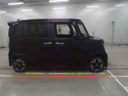 2018 Honda N-BOX CUSTOM