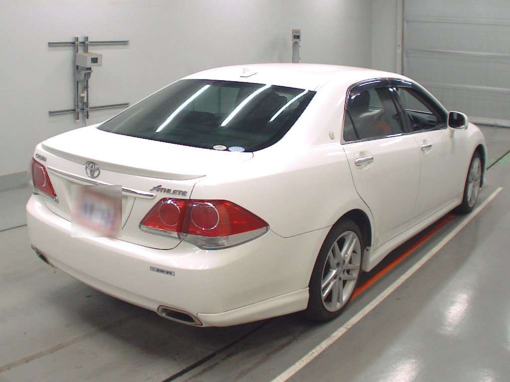 2010 Toyota Crown GRS200[1]