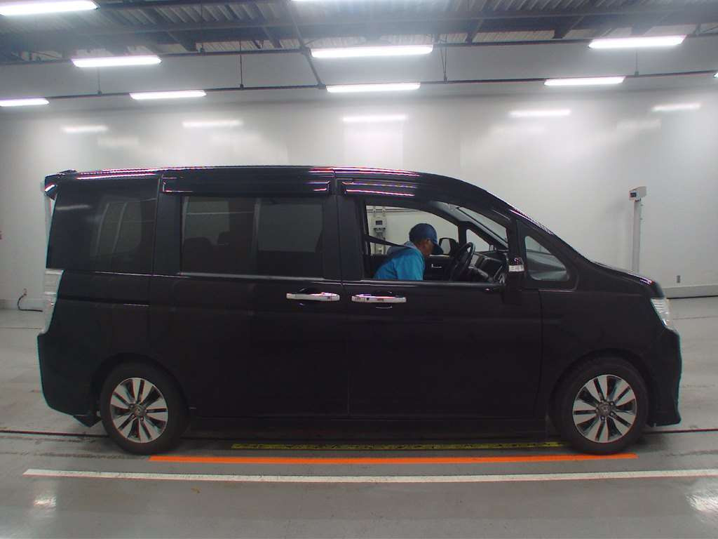 2014 Honda Step WGN Spada RK5[2]