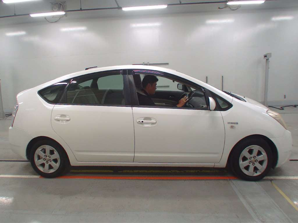 2007 Toyota Prius NHW20[2]