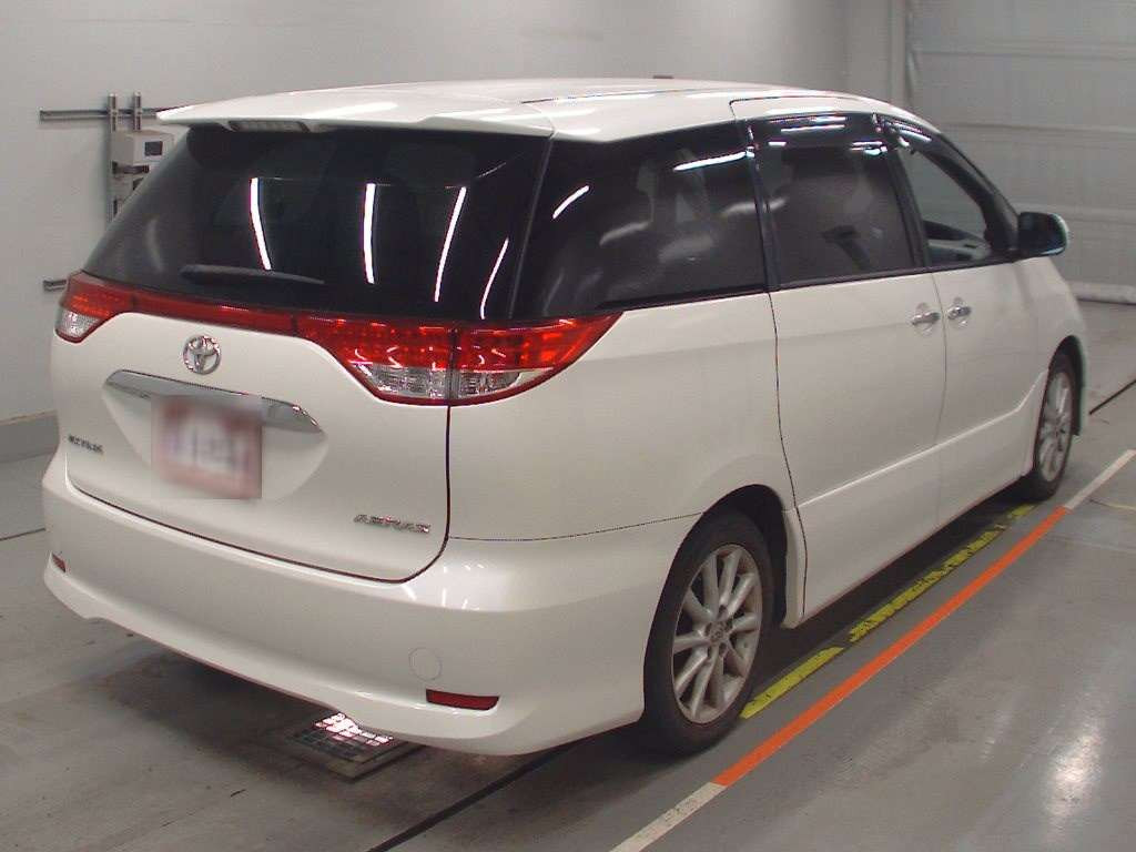 2011 Toyota Estima ACR50W[1]