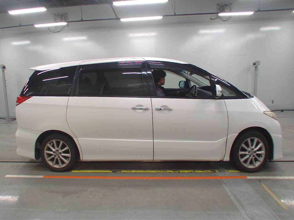 2011 Toyota Estima ACR50W[2]