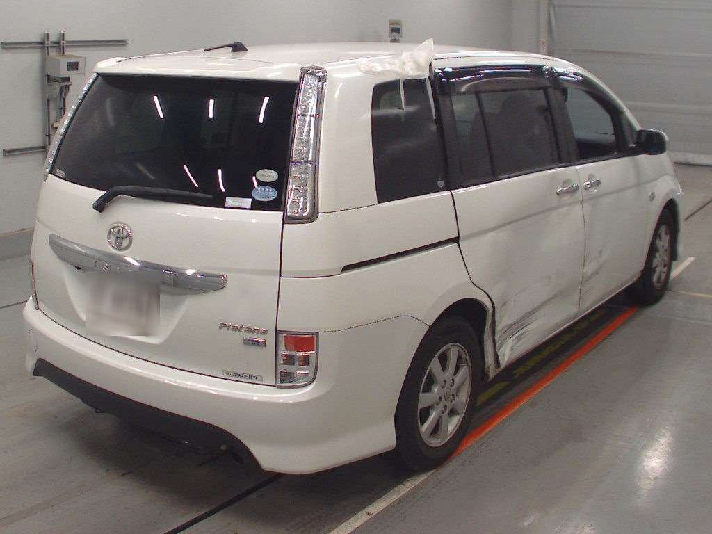 2012 Toyota Isis ZGM10W[1]