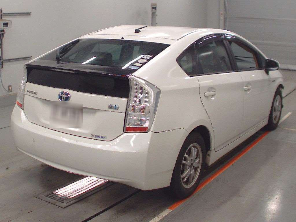 2010 Toyota Prius ZVW30[1]